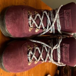 Purple Columbia Women’s size 8 boots